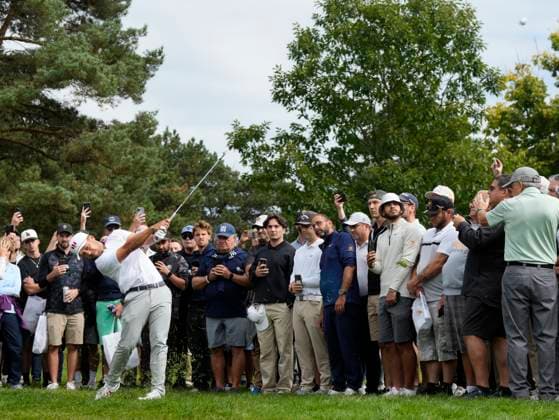 September 27, 2024, Montreal, Pq, Canada: United States team member Xander Schauffele hits out of the rough on the 4th hole during second round foursome match at the Presidents Cup golf tournament at Royal Montreal Golf Club Friday, September 27, 2024 in Montreal. Xander Schauffele,  - ZUMAc35_ 20240927_zaf_c35_080 Copyright: xFrankxGunnx