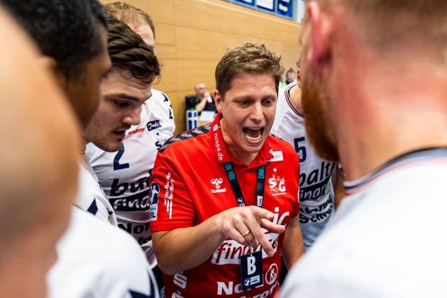 27 09 2024, GER, Handball, 1 Bl, Maenner, Saison 24 25, Daikin Handball Bundesliga, 4 Spieltag, ThSV Eisenach SG Flensburg Handewitt Nicolej Krickau SG Flensburg Handewitt 99817 Eisenach Werner Assmann Halle Am Sportp Thueringen Germany