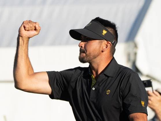 September 27, 2024, Montreal, Pq, CANADA: International team member Jason Day of Australia, celebrates after defeating the United States team on the eighteenth hole of their second round foursome match at the Presidents Cup golf tournament at the Royal Montreal Golf Club, in Montreal, Friday, Sept. 27, 2024. Canada News - September 27, 2024 - ZUMAc35_ 20240927_zaf_c35_159 Copyright: xChristinnexMuschix