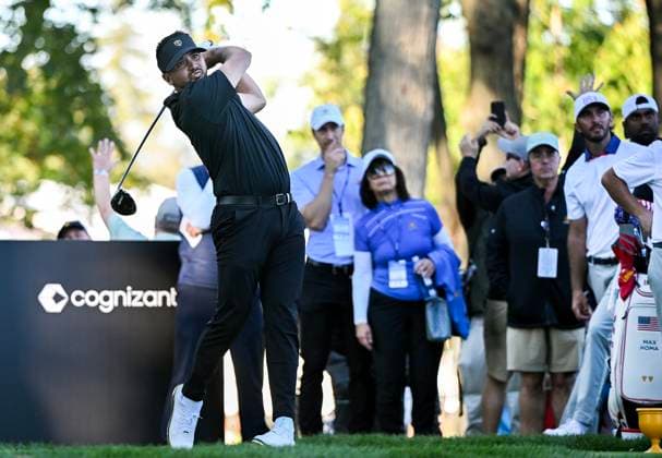 September 27, 2024, Montreal, Pq, Canada: International team member Jason Day of Australia tees off on the 18th hole during their second round foursome match at the Presidents Cup golf tournament at the Royal Montreal Golf Club in Montreal, Friday, Sept. 27, 2024. Jason Day,  - ZUMAc35_ 20240927_zaf_c35_179 Copyright: xGrahamxHughesx