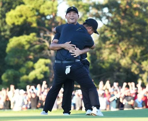 September 27, 2024, Montreal, Pq, Canada: International team member Byeong Hun An of South Korea, celebrates with partner Si Woo Kim, of South Korea, after sinking the winning putt on the 18th hole during second round foursome match at the Presidents Cup golf tournament at Royal Montreal Golf Club Friday, September 27, 2024 in Montreal. Si Woo Kim Byeong Hun An  - ZUMAc35_ 20240927_zaf_c35_197 Copyright: xNathanxDenettex