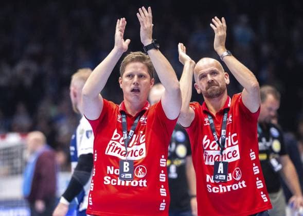 DAIKIN HBL HANDBALL MEN 1 BL 4 SPIELTAG THSV EISENACH SG FLENSBURG HANDEWITT FOR EDITORIAL PURPOSES ONLY p 27 09 2024 Eisenach DAIKIN HBL Handball 1 Bundesliga Herren Saison 2024 2025 4 Spieltag Werner Assmann Halle ThSV Eisenach SG Flensburg Handewitt im Foto Trainer Nicolej Krickau SG Flensburg Handewitt , left, co-coach Anders Eggert SG Flensburg Handewitt , right Germany Thüringen Eisenach Copyright SaschaxFromm Copyright: SaschaxFromm doc7xdenrpqbp2il6xkef2 ,EDITORIAL USE ONLY Copyright: SaschaxFromm