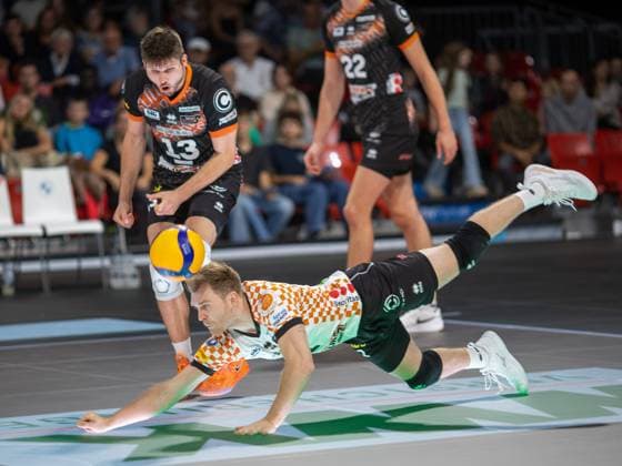 Acceptance Berlins 1 KOWALSKI, cheered on by 13 SCHOTT Volleyball Bundesliga men, WWK Volleys Herrsching RECYCLING Volleys Berlin 0 3, 2 Matchday, Season 2024 2025, on 27 09 2024 in Munich, B M W P A R K, Germany Source Copyright Credit Oryk HAIST xVOLLEYBALL-HERRSCHING-BERLINx