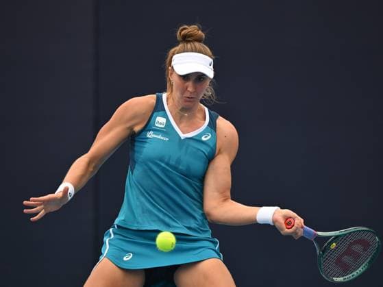 (240928) -- BEIJING, Sept. 28, 2024 -- Beatriz Haddad Maia of Brazil hits a return during the women s singles second round match between Wei Sijia of China and Beatriz Haddad Maia of Brazil at 2024 China Open tennis tournament in Beijing, capital of China, Sept. 28, 2024. ) (SP)CHINA-BEIJING-TENNIS-CHINA OPEN-WOMEN S SINGLES (CN) ZhangxLong 
