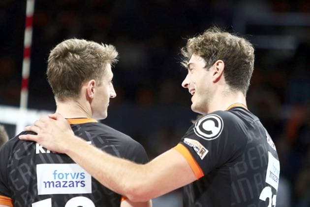 Joy after the victory, from left Florian KRAGE Berlin , Tobias KRICK Berlin , He Volleyballl, Bundesliga 2024 25 WWK Volleys Herrsching vs Berlin Recycling Volleys, 27 09 24 BMW Park, Munich, Copyright: WolfgangxFehrmann