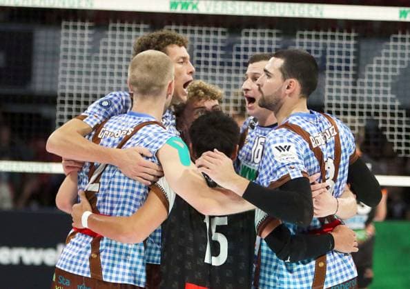 Herrsching delighted with point win, He Volleyballl, Bundesliga 2024 25 WWK Volleys Herrsching vs Berlin Recycling Volleys, 27 09 24 BMW Park, Munich, Copyright: WolfgangxFehrmann