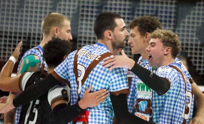 Herrsching delighted with point win, He Volleyballl, Bundesliga 2024 25 WWK Volleys Herrsching vs Berlin Recycling Volleys, 27 09 24 BMW Park, Munich, Copyright: WolfgangxFehrmann