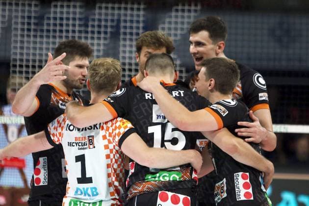Berlin delighted with point win, He Volleyballl, Bundesliga 2024 25 WWK Volleys Herrsching vs Berlin Recycling Volleys, 27 09 24 BMW Park, Munich, Copyright: WolfgangxFehrmann