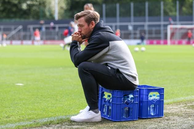 Trainer Nico Schneck SC Freiburg looks on during the Woman Bundesliga match between 1 FC Köln and SC Freiburg, Franz Kremer Stadion on September 28, 2024 in Köln, Germany Photo by Oliver Kaelke DeFodi Images Trainer Nico Schneck SC Freiburg looks on during the Woman Bundesliga match between 1 FC Köln and SC Freiburg at Franz Kremer Stadion on September 28, 2024 in Köln, Germany Photo by Oliver Kaelke DeFodi Images DFL regulations prohibit any use of photographs as image sequences and or quasi video Defodi 678 2024 09 28 OK KOESCF 0055 Defodi-678 DFL regulations prohibit any use of photographs as image sequences and or quasi-video.