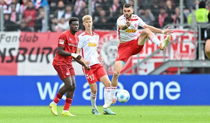28 09 2024 Soccer Season 2024 2025 2 Soccer Bundesliga 07 Matchday SSV Jahn Regensburg 1 FC Kaiserslautern Lautern FCK Rote Teulfel Sportfoto Zink xwoxzix DFL regulations prohibit any use of photographs as image sequences and or quasi video only for editorial use Ragnar Ache 9, 1 FC Kaiserslautern FCK Leopold Wurm 37, SSV Jahn Regensburg Rasim Bulic 5, SSV Jahn Regensburg