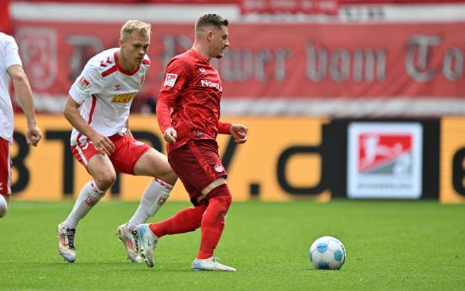 28 09 2024 Soccer Season 2024 2025 2 Soccer Bundesliga 07 Matchday SSV Jahn Regensburg 1 FC Kaiserslautern Lautern FCK Rote Teulfel Sportfoto Zink xwoxzix DFL regulations prohibit any use of photographs as image sequences and or quasi video only for editorial use Louis Breunig 16, SSV Jahn Regensburg Marlon Ritter 7, 1 FC Kaiserslautern FCK