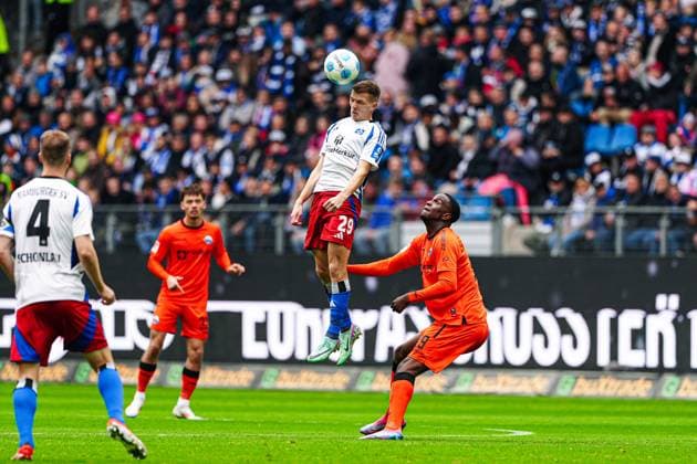 Header Emir Sahiti Hamburger SV, 29 , Ilyas Ansah SC Paderborn, 29 GER, Hamburger SV vs SC Paderborn 07, Football, 2 Bundesliga, Matchday 7, Season 2024 2025, 28 09 2024 DFL REGULATIONS PROHIBIT ANY USE OF PHOTOGRAPHS AS IMAGE SEQUENCES AND OR QUASI VIDEO GER, Hamburger SV vs SC Paderborn 07, Football, 2 Bundesliga, Matchday 7, Season 2024 2025, 28 09 2024 Hamburg Copyright: xEibner-Pressefoto MarcelxvonxFehrnx EP_MFN