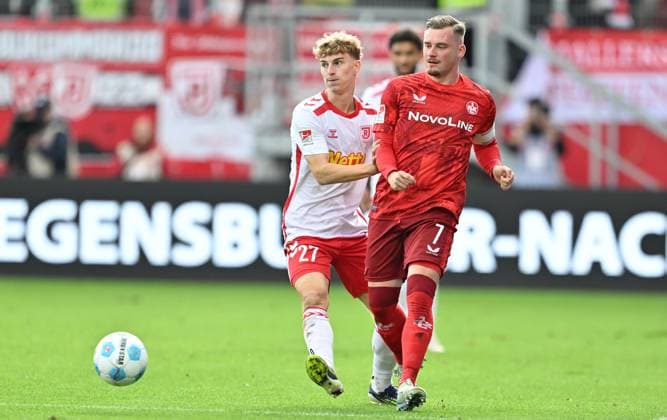 28 09 2024 Soccer Season 2024 2025 2 Soccer Bundesliga 07 Matchday SSV Jahn Regensburg 1 FC Kaiserslautern Lautern FCK Rote Teulfel Sportfoto Zink xwoxzix DFL regulations prohibit any use of photographs as image sequences and or quasi video only for editorial use Dominik Kother 27, SSV Jahn Regensburg Marlon Ritter 7, 1 FC Kaiserslautern FCK