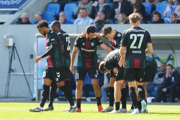 28 09 2024, xtvx, Fussball 2 Bundesliga, SV Darmstadt 98 1 FC Magdeburg emspor, v l Goal scored, Tor zum 1 1 Livan Burcu 1 FC Magdeburg Torjubel, Goal celebration, celebrate the goal, celebrates scoring DFL DFB REGULATIONS PROHIBIT ANY USE OF PHOTOGRAPHS as IMAGE SEQUENCES and or QUASI VIDEO Darmstadt