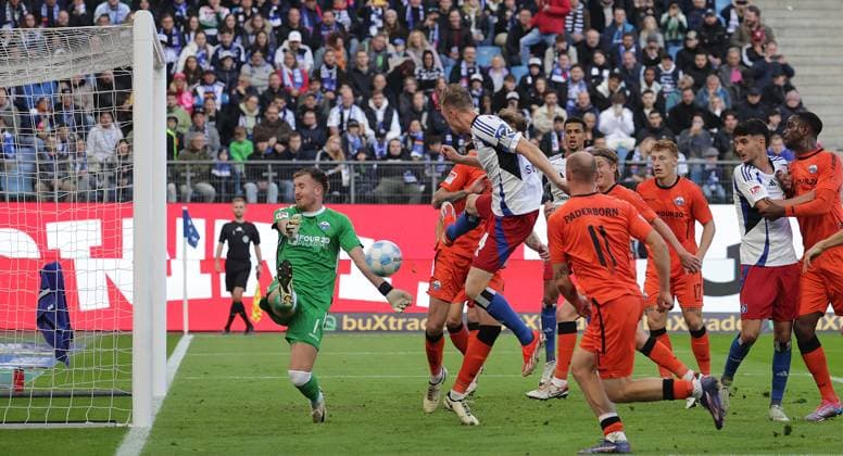 Football, Men, Season 2024 2025, 2 BL, Volksparkstadion, Hamburger SV vs SC Paderborn DFL REGULATIONS PROHIBIT ANY USE OF PHOTOGRAPHS AS IMAGE SEQUENCES AND OR QUASI VIDEO