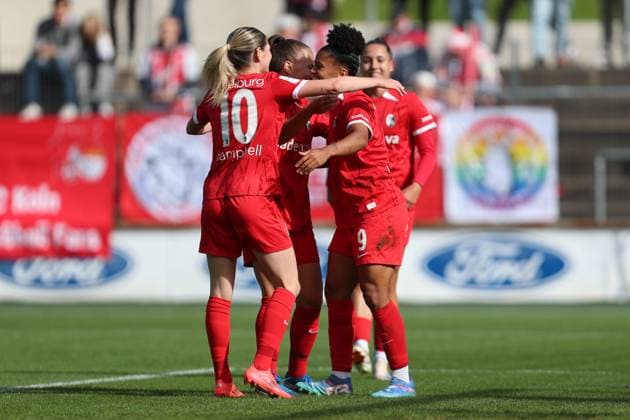 Shekiera Martinez SC Freiburg celebrates after scoring her team s first goal with teammates during the Woman Bundesliga match between 1 FC Köln and SC Freiburg at Franz Kremer Stadion on September 28, 2024 in Cologne, Germany, Germany Photo by Oliver Kaelke DeFodi Images Shekiera Martinez SC Freiburg celebrates after scoring her team s first goal with teammates during the Woman Bundesliga match between 1 FC Köln and SC Freiburg at Franz Kremer Stadion on September 28, 2024 in Köln, Germany Photo by Oliver Kaelke DeFodi Images DFL regulations prohibit any use of photographs as image sequences and or quasi video Defodi 003 678 2024 09 28 OK KOESCF 0255 Defodi-003 DFL regulations prohibit any use of photographs as image sequences and or quasi-video.