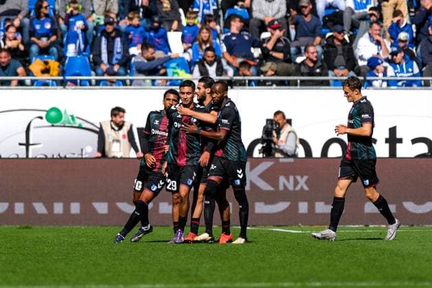 Livan Burcu 1 FC Magdeburg, 29 and team celebrate the goal to 1 1, GER, SV Darmstadt 98 vs 1 FC Magdeburg, Football, 2 Bundesliga, Matchday 7, Season 2024 2025, 28 09 2024 DFL REGULATIONS PROHIBIT ANY USE OF PHOTOGRAPHS as IMAGE SEQUENCES and or QUASI VIDEO GER, SV Darmstadt 98 vs 1 FC Magdeburg, Football, 2 Bundesliga, Matchday 7, Season 2024 2025, 28 09 2024 Darmsatdt Copyright: xEibner-Pressefoto FlorianxWieganx EP_FWD