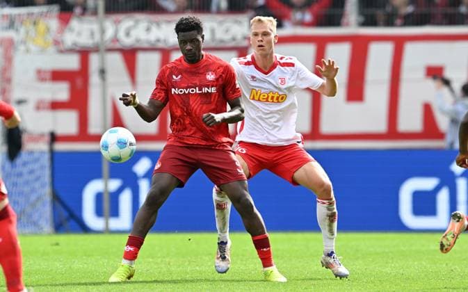 28 09 2024 Soccer Season 2024 2025 2 Soccer Bundesliga 07 Matchday SSV Jahn Regensburg 1 FC Kaiserslautern Lautern FCK Rote Teulfel Sportfoto Zink xwoxzix DFL regulations prohibit any use of photographs as image sequences and or quasi video only for editorial use Ragnar Ache 9, 1 FC Kaiserslautern FCK Louis Breunig 16, SSV Jahn Regensburg