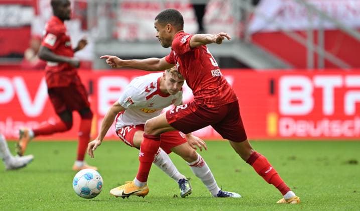 28 09 2024 Soccer Season 2024 2025 2 Soccer Bundesliga 07 Matchday SSV Jahn Regensburg 1 FC Kaiserslautern Lautern FCK Rote Teulfel Sportfoto Zink xwoxzix DFL regulations prohibit any use of photographs as image sequences and or quasi video only for editorial use Jan Gyamerah 32, 1 FC Kaiserslautern FCK Dominik Kother 27, SSV Jahn Regensburg