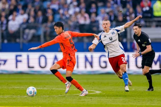 Hamburg, 28 September 2024 Football, 2 Bundesliga 2024 25, Hamburger SV SC Paderborn 07 Santiago Castaneda SC Paderborn 07, 5 , Miro Muheim Hamburger SV, 28 DFL REGULATIONS PROHIBIT ANY USE OF PHOTOGRAPHS AS IMAGE SEQUENCES AND OR QUASI VIDEO