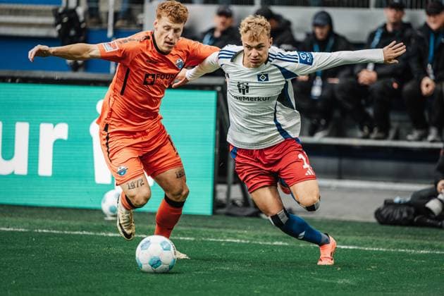 Soccer Men Season 2024 2025 2 Soccer Bundesliga 7 Matchday Hamburger SV vs SC Paderborn 07 28 09 2024 v l Laurin Curda 17, SC Paderborn 07 vs Adam Karabec 17, HSV Hamburg Volksparkstadion Hamburg Germany
