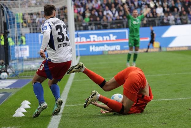 Noah Katterbach HSV Football, Men, Season 2024 2025, 2 BL, Volksparkstadion, Hamburger SV vs SC Paderborn DFL REGULATIONS PROHIBIT ANY USE OF PHOTOGRAPHS AS IMAGE SEQUENCES AND OR QUASI VIDEO