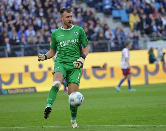 Pelle Boevink SC Paderborn 07 Soccer, Men, Season 2024 2025, 2 BL, Volksparkstadion, Hamburger SV vs SC Paderborn DFL REGULATIONS PROHIBIT ANY USE OF PHOTOGRAPHS AS IMAGE SEQUENCES AND OR QUASI VIDEO