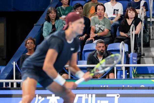 Holger Rune Team, Kinoshita Group Japan Open Tennis Championships, Tokyo, Japan, Holger Rune Team R L Benjamin Ebrahimzadeh, physiotherapist Louis Fresneau and mother Aneke Rune sitting in the players box Copyright: xJuergenxHasenkopfx