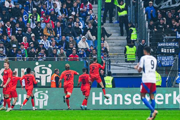Goal celebration SC Paderborn after goal to 0 1 Filip Bilbija SC Paderborn, 07 GER, Hamburger SV vs SC Paderborn 07, Football, 2 Bundesliga, Matchday 7, Season 2024 2025, 28 09 2024 DFL REGULATIONS PROHIBIT ANY USE OF PHOTOGRAPHS AS IMAGE SEQUENCES AND OR QUASI VIDEO GER, Hamburger SV vs SC Paderborn 07, Football, 2 Bundesliga, Matchday 7, Season 2024 2025, 28 09 2024 Hamburg Copyright: xEibner-Pressefoto MarcelxvonxFehrnx EP_MFN