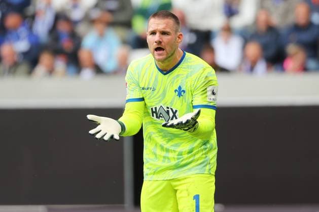 28 09 2024, xtvx, Soccer 2 Bundesliga, SV Darmstadt 98 1 FC Magdeburg emspor, v l Goalkeeper Marcel Schuhen SV Darmstadt 98 Portrait DFL DFB REGULATIONS PROHIBIT ANY USE OF PHOTOGRAPHS as IMAGE SEQUENCES and or QUASI VIDEO Darmstadt