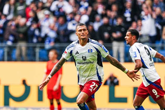 Goal celebration after goal to 2 2 by header Davie Selke Hamburger SV, 27 GER, Hamburger SV vs SC Paderborn 07, Football, 2 Bundesliga, Matchday 7, Season 2024 2025, 28 09 2024 DFL REGULATIONS PROHIBIT ANY USE OF PHOTOGRAPHS AS IMAGE SEQUENCES AND OR QUASI VIDEO GER, Hamburger SV vs SC Paderborn 07, Football, 2 Bundesliga, Matchday 7, Season 2024 2025, 28 09 2024 Hamburg Copyright: xEibner-Pressefoto MarcelxvonxFehrnx EP_MFN