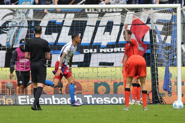 GER,Hamburg, Fußball, DFB, Hamburger SV vs SC Paderborn, im Hamburger Volksparkstadion , 28 09 2024, v l Davie Selke Hamburger SV macht das 2 2 für den Hamburger SV DFL regulations prohibit any use of photographs as image sequences and or quasi video Copyright: HMBxMedia FernandoxSoares