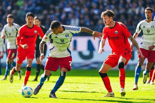 Davie Selke Hamburger SV, 27 , Calvin Brackelmann SC Paderborn, 04 GER, Hamburger SV vs SC Paderborn 07, Football, 2 Bundesliga, Matchday 7, Season 2024 2025, 28 09 2024 DFL REGULATIONS PROHIBIT ANY USE OF PHOTOGRAPHS AS IMAGE SEQUENCES AND OR QUASI VIDEO GER, Hamburger SV vs SC Paderborn 07, Football, 2 Bundesliga, Matchday 7, Season 2024 2025, 28 09 2024 Hamburg Copyright: xEibner-Pressefoto MarcelxvonxFehrnx EP_MFN