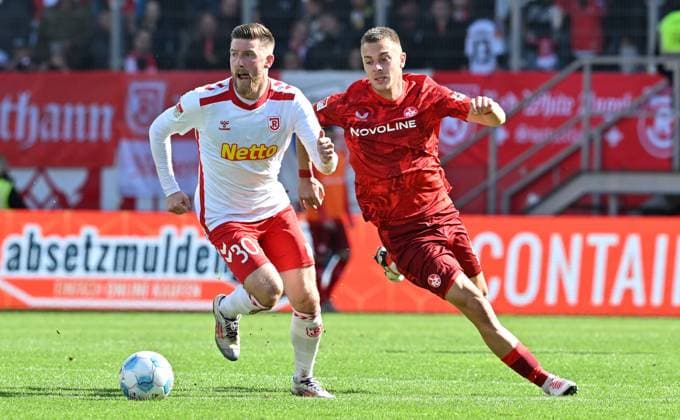 28 09 2024 Soccer Season 2024 2025 2 Soccer Bundesliga 07 Matchday SSV Jahn Regensburg 1 FC Kaiserslautern Lautern FCK Rote Teulfel Sportfoto Zink xwoxzix DFL regulations prohibit any use of photographs as image sequences and or quasi video only for editorial use Christian Kühlwetter 30, SSV Jahn Regensburg Filip Kaloc 26, 1 FC Kaiserslautern FCK