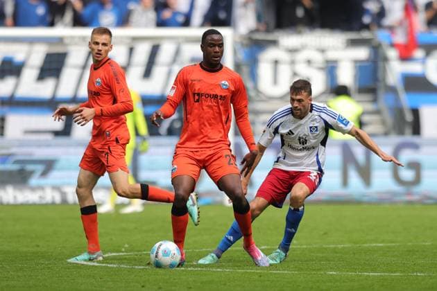GER,Hamburg, Fußball, DFB, Hamburger SV vs SC Paderborn, im Hamburger Volksparkstadion , 28 09 2024, v l Ilyas Ansah SC Paderborn Jonas Meffert Hamburger SV DFL regulations prohibit any use of photographs as image sequences and or quasi video Copyright: HMBxMedia FernandoxSoares