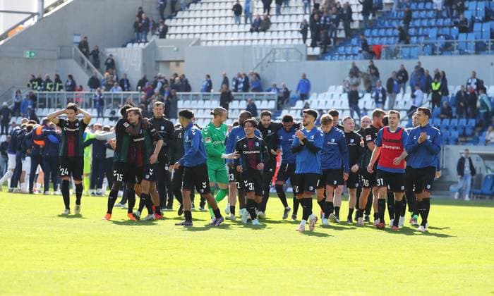 28 09 2024, xtvx, Fussball 2 Bundesliga, SV Darmstadt 98 1 FC Magdeburg emspor, v l Mannschaft Magdeburg nach dem Spiel, after the match DFL DFB REGULATIONS PROHIBIT ANY USE OF PHOTOGRAPHS as IMAGE SEQUENCES and or QUASI VIDEO Darmstadt