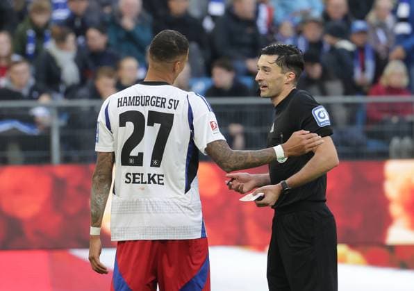 Davie Selke HSV , Referee Florian Badstuebner Football, Men, Season 2024 2025, 2 BL, Volksparkstadion, Hamburger SV vs SC Paderborn, 2 2 DFL REGULATIONS PROHIBIT ANY USE OF PHOTOGRAPHS AS IMAGE SEQUENCES AND OR QUASI VIDEO
