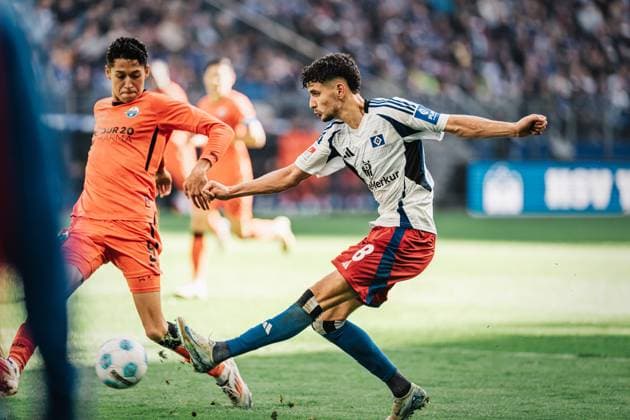 Soccer Men Season 2024 2025 2 Soccer Bundesliga 7 Matchday Hamburger SV vs SC Paderborn 07 28 09 2024 Daniel Elfadli 8, HSV at shot Hamburg Volksparkstadion Hamburg Germany