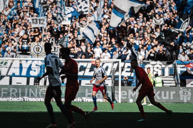 Soccer Men Season 2024 2025 2 Soccer Bundesliga 7 Matchday Hamburger SV vs SC Paderborn 07 28 09 2024 Sebastian Schonlau 4, HSV with the ball Hamburg Volksparkstadion Hamburg Germany