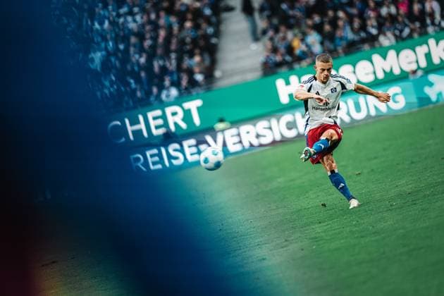 Soccer Men Season 2024 2025 2 Soccer Bundesliga 7 Matchday Hamburger SV vs SC Paderborn 07 28 09 2024 Miro Muheim 28, HSV at free kick Hamburg Volksparkstadion Hamburg Germany