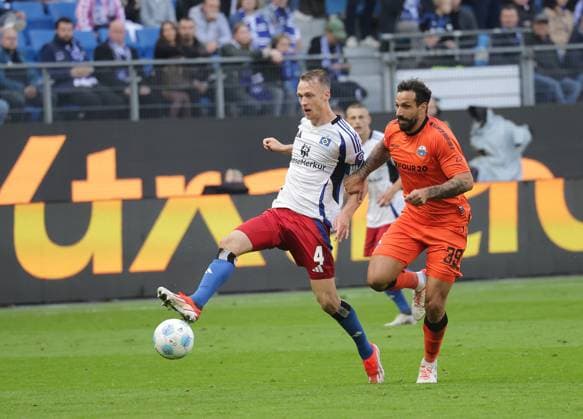 Sebastian Schonlau HSV , Adriano Grimaldi Paderborn Football, Men, Season 2024 2025, 2 BL, Volksparkstadion, Hamburger SV vs SC Paderborn, 2 2 DFL REGULATIONS PROHIBIT ANY USE OF PHOTOGRAPHS AS IMAGE SEQUENCES AND OR QUASI VIDEO