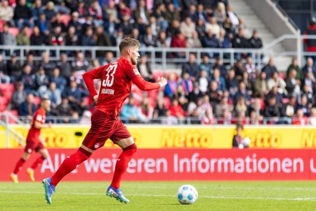 28 09 2024, Soccer, GER, Season, 2 Liga, Season 2024 2025, 7 Matchday, SSV Jahn Regensburg 1 FC Kaiserslautern Jan Elvedi Kaiserslautern DFL REGULATIONS PROHIBIT ANY USE OF PHOTOGRAPHS AS IMAGE SEQUENCES AND OR QUASI VIDEO Regensburg Bayern Germany Jahnstadion Regensburg