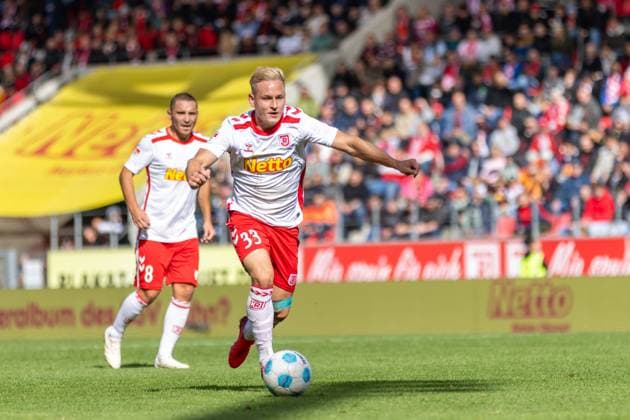 28 09 2024, Soccer, GER, Season, 2 Liga, Season 2024 2025, 7 Matchday, SSV Jahn Regensburg 1 FC Kaiserslautern Kai Pröger SSV Jahn Regensburg DFL REGULATIONS PROHIBIT ANY USE OF PHOTOGRAPHS AS IMAGE SEQUENCES AND OR QUASI VIDEO Regensburg Bayern Germany Jahnstadion Regensburg