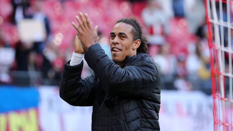 Yussuf Poulsen, Leipzig celebrate victory in front of the fans Sport Football Soccer DFL Bundesliga Men 5 Matchday Season 2024 2025 28 09 2024 RasenBallsport RB Leipzig RBL vs FC Augsburg FCA at RedBull Arena DFL regulations prohibit any use of photographs as image sequences and or quasi video