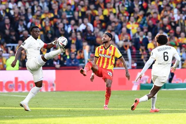 RC Lens v OGC Nice - Ligue 1 McDonald s 2024 2025 55 Youssouf NDAYISHIMIYE (ogcn) - 11 Angelo FULGINI (rcl) during the Ligue 1 McDonald s match between Lens and Nice at Stade Bollaert-Delelis on September 28, 2024 in Lens, France. Lens France  Copyright: xFEPx 776214362