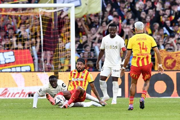 RC Lens v OGC Nice - Ligue 1 McDonald s 2024 2025 33 Antoine MENDY (ogcn) - 11 Angelo FULGINI (rcl) during the Ligue 1 McDonald s match between Lens and Nice at Stade Bollaert-Delelis on September 28, 2024 in Lens, France. Lens France  Copyright: xFEPx 776214362