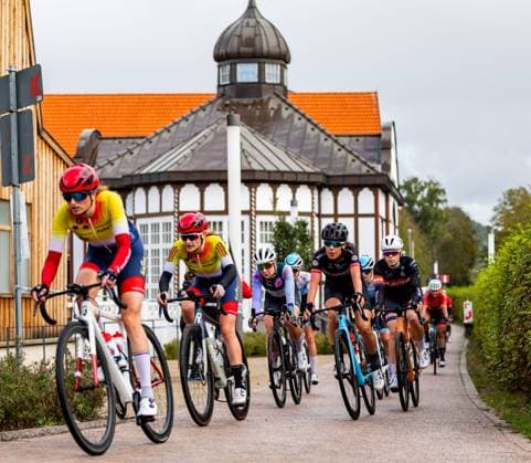 28 09 2024, GER, racing bike, national league, women elite, season 2024, final run Müller Die lila Logistik Rad Bundesliga The picture shows impressions of the racing bike race, athletes inside during the competition 98574 Schmalkalden Gradierwerk Solewelt Moorgru Thuringia Germany