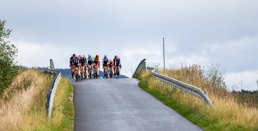 28 09 2024, GER, racing bike, national league, women elite, season 2024, final run Müller Die lila Logistik Rad Bundesliga The picture shows impressions of the racing bike race, athletes inside during the competition 98574 Schmalkalden Gradierwerk Solewelt Moorgru Thuringia Germany