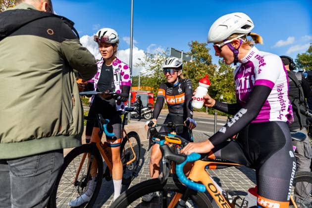 28 09 2024, GER, racing bike, national league, women elite, season 2024, final run Müller Die lila Logistik Rad Bundesliga The picture shows impressions of the racing bike race, athletes inside during the competition 98574 Schmalkalden Gradierwerk Solewelt Moorgru Thuringia Germany