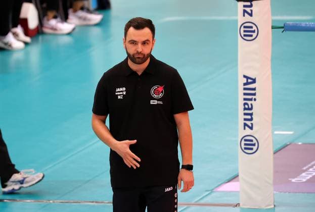 BAU 28 09 2024 Stuttgart Volleyball Supercup Allianz MTV Stuttgart vs Schwarz Weiss Erfurt, Erfurt Coach Mateusz Zarczynski